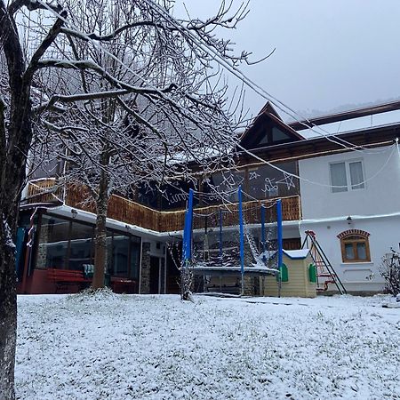 Casa Colt De Rai Villa Brezoi Luaran gambar