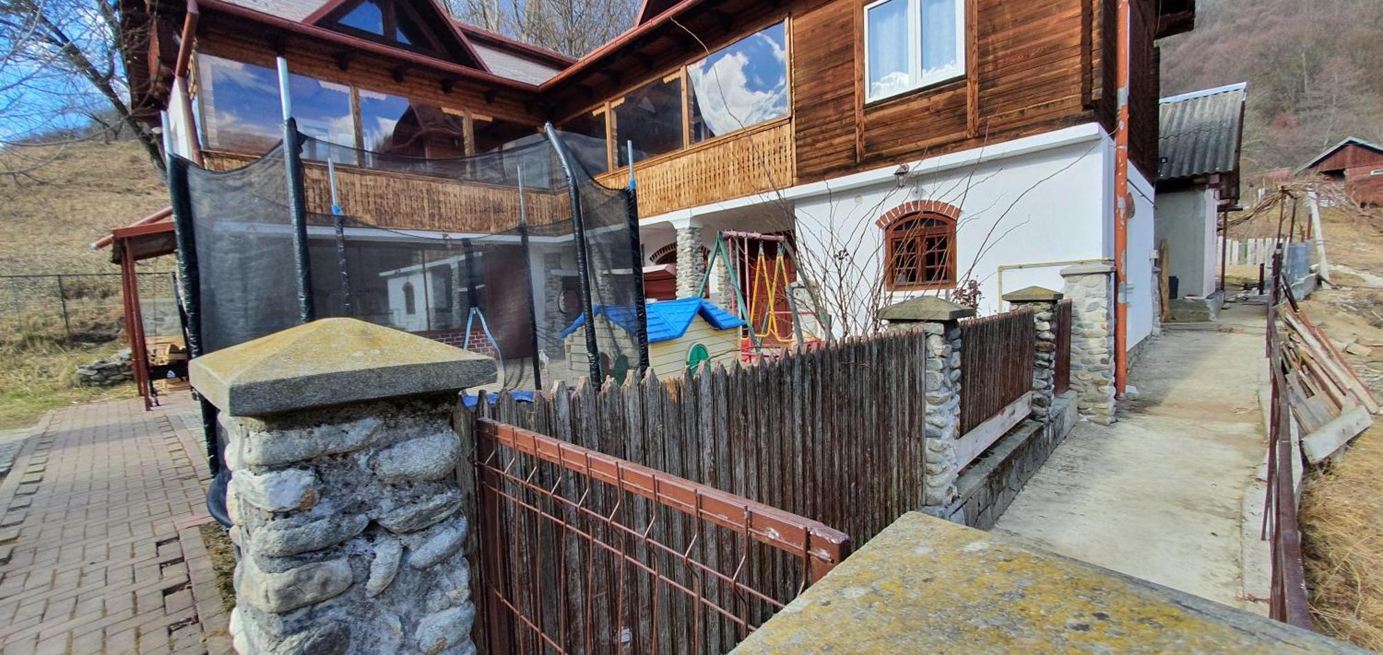 Casa Colt De Rai Villa Brezoi Luaran gambar