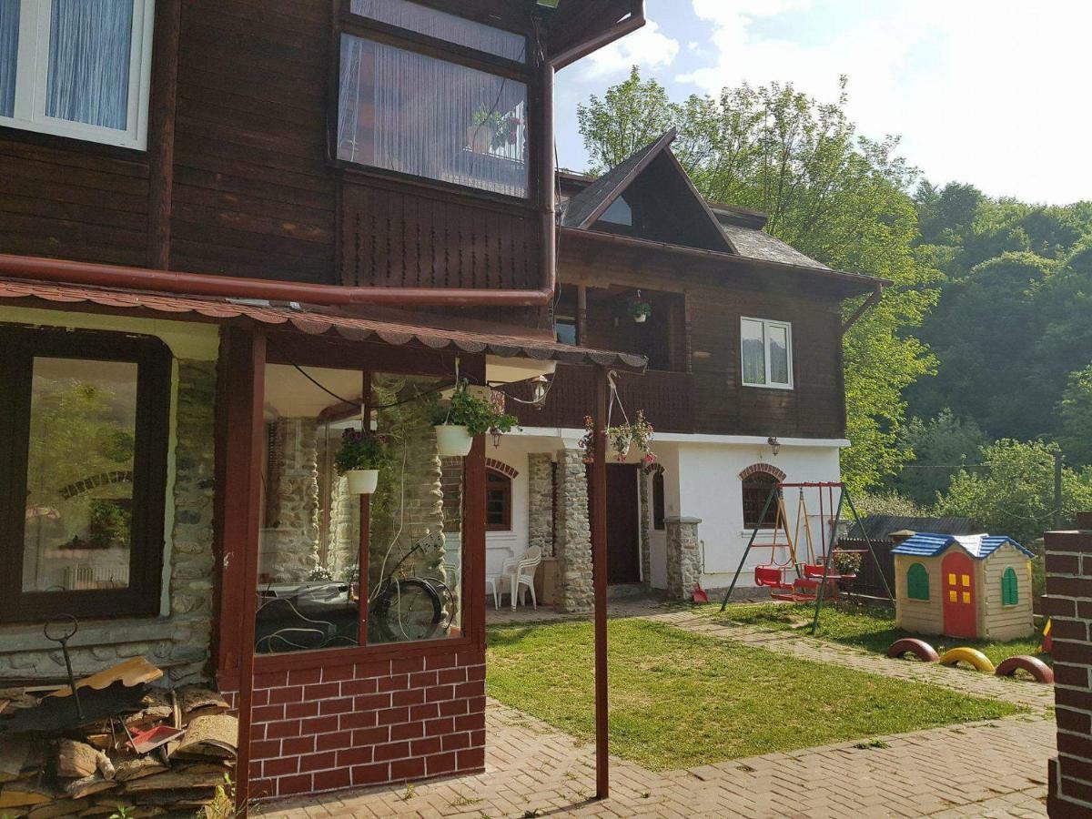 Casa Colt De Rai Villa Brezoi Luaran gambar
